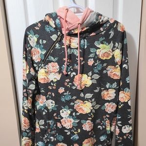 Ampersand Avenue Floral Doublehood